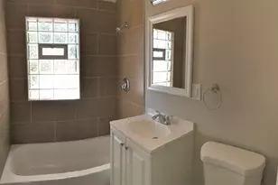 9548 S Euclid Ave, Chicago, IL 60617 - Photo 8