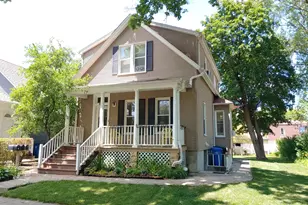 1422 Oakwood Ave, Des Plaines, IL 60016 - Photo 1