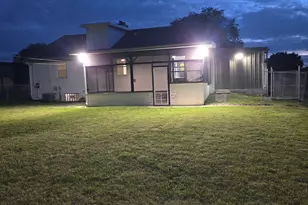 813 Chicago Rd, Chicago Heights, IL 60411 - Photo 2
