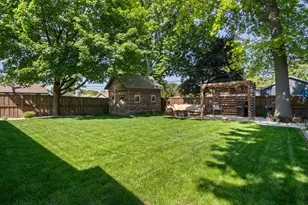 361 S Commonwealth Ave, Elgin, IL 60123 - Photo 28