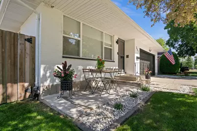 361 S Commonwealth Avenue, Elgin, IL 60123 - Photo 4
