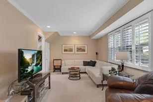 5 Knight Hill Ln, Buffalo Grove, IL 60089 - Photo 8