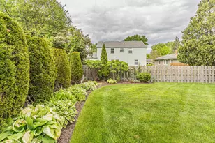 5 Knight Hill Ln, Buffalo Grove, IL 60089 - Photo 32