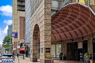 10 E Ontario St, Chicago, IL 60611 - Photo 2