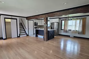 309 Streamside Dr, Harvey, IL 60426 - Photo 4