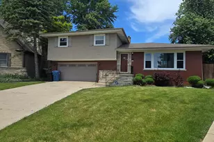 309 Streamside Dr, Harvey, IL 60426 - Photo 1