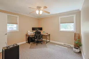3910 Eagle Ln, Rolling Meadows, IL 60008 - Photo 22