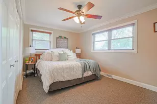 3910 Eagle Ln, Rolling Meadows, IL 60008 - Photo 16