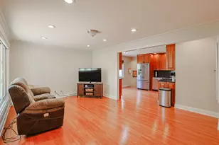 3910 Eagle Ln, Rolling Meadows, IL 60008 - Photo 8