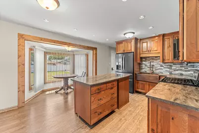 7717 W 81st Street, Bridgeview, IL 60455 - Photo 10