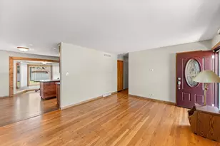 7717 W 81st St, Bridgeview, IL 60455 - Photo 6