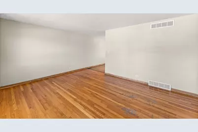 7717 W 81st Street, Bridgeview, IL 60455 - Photo 4