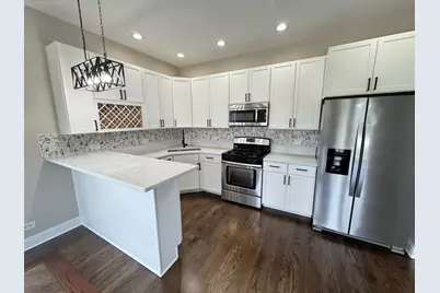 543 E 43rd Street #2E, Chicago, IL 60653 - Photo 2