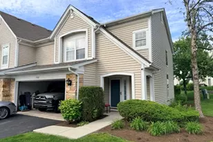 1530 E Chivalry Ct, Palatine, IL 60074 - Photo 2