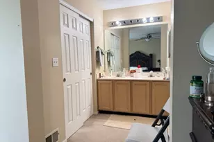 1530 E Chivalry Ct, Palatine, IL 60074 - Photo 10