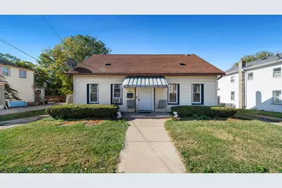 402 S Walnut Avenue, Freeport, IL 61032 - Photo 2