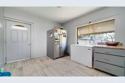 402 S Walnut Avenue, Freeport, IL 61032 - Photo 18