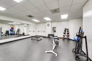 260 E Chestnut St, Chicago, IL 60611 - Photo 18
