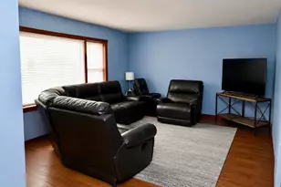 828 2nd Ave, Aurora, IL 60505 - Photo 2