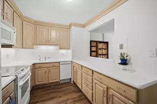 250 Ridge Ave, Evanston, IL 60202 - Photo 6