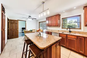 438 W Trail Ct, Grayslake, IL 60030 - Photo 10