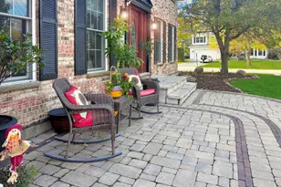 438 W Trail Ct, Grayslake, IL 60030 - Photo 4
