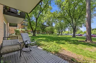 1198 Royal Glen Dr, Glen Ellyn, IL 60137 - Photo 8