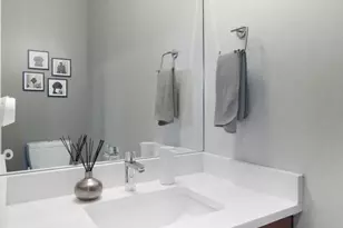 2534 N Linden Pl, Chicago, IL 60647 - Photo 10