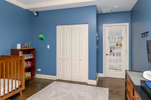 1639 W Granville Ave, Chicago, IL 60660 - Photo 12