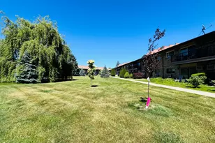 800 E Old Willow Rd, Prospect Heights, IL 60070 - Photo 20