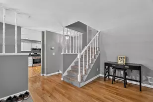 818 Bonnie Ln, Peotone, IL 60468 - Photo 8