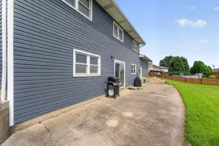 818 Bonnie Ln, Peotone, IL 60468 - Photo 36