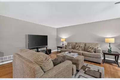 818 Bonnie Lane, Peotone, IL 60468 - Photo 10