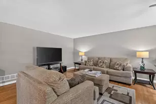 818 Bonnie Ln, Peotone, IL 60468 - Photo 10