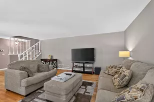 818 Bonnie Ln, Peotone, IL 60468 - Photo 12