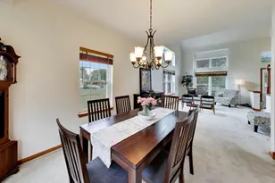 435 Oak Grove Cir, Wauconda, IL 60084 - Photo 8