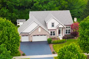 435 Oak Grove Cir, Wauconda, IL 60084 - Photo 1
