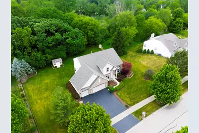 435 Oak Grove Circle, Wauconda, IL 60084 - Photo 2