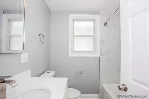 4540 N Menard Ave, Chicago, IL 60630 - Photo 10