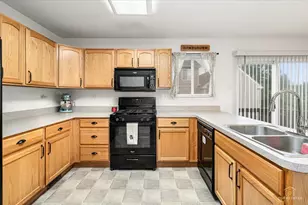 1243 Derry Ln, Pingree Grove, IL 60140 - Photo 10