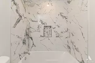 8039 S 85th Ct, Justice, IL 60458 - Photo 14