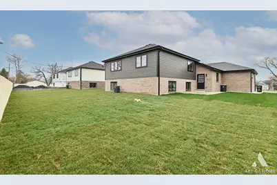 8039 S 85th Court, Justice, IL 60458 - Photo 4