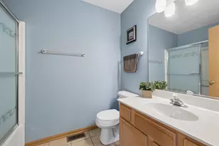 814 Symphony Dr, Aurora, IL 60504 - Photo 14