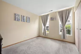 814 Symphony Dr, Aurora, IL 60504 - Photo 20