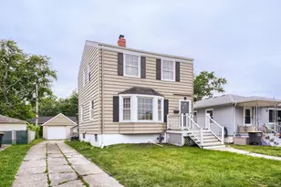 17948 Henry St, Lansing, IL 60438 - Photo 1