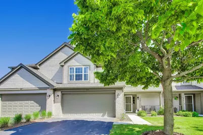 315 Poplar Court, Lindenhurst, IL 60046 - Photo 1