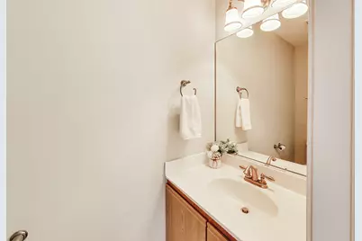 315 Poplar Court, Lindenhurst, IL 60046 - Photo 12