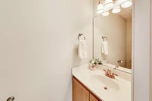 315 Poplar Ct, Lindenhurst, IL 60046 - Photo 12
