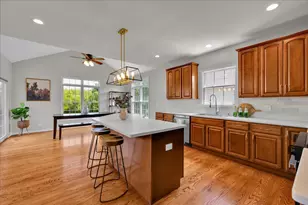 5 Covington Ct, Algonquin, IL 60102 - Photo 8