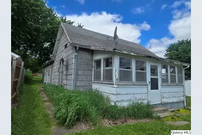 471 Cedar Street, Dallas City, IL 62330 - Photo 1